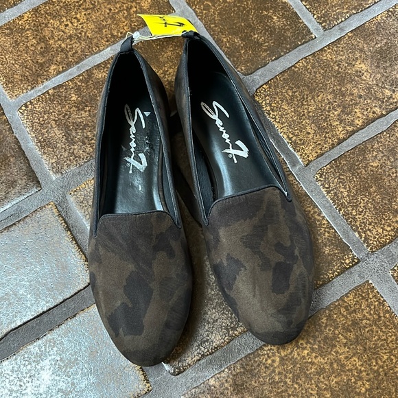 Seven7 Shoes - NWT Seven7 Dark Olive Green Camo Print Smoking Slipper Flats